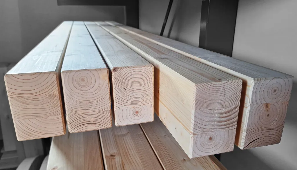 BSH - Brettschichtholz - rétegragasztott lucfenyő gerenda