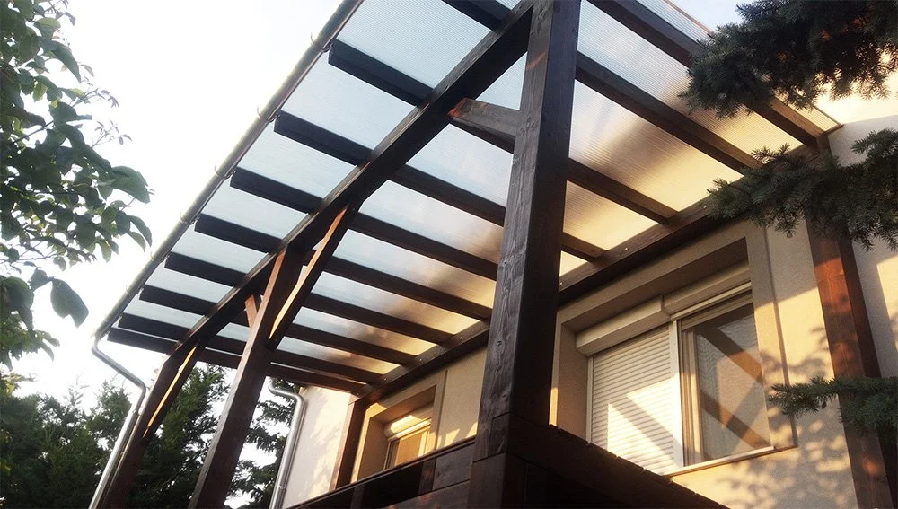 Előtető építése fából Érd, Budapest, Pest megye: woodbak.hu