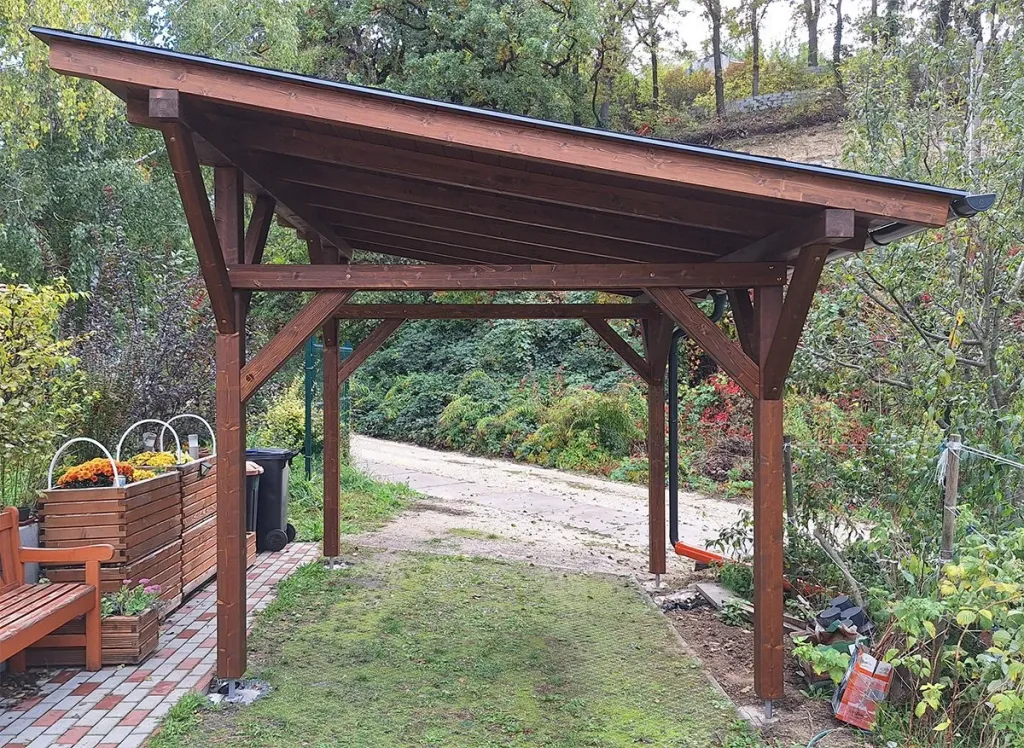 Kocsibeálló fából egyedi tervezéssel: Bak Péter, woodbak.hu