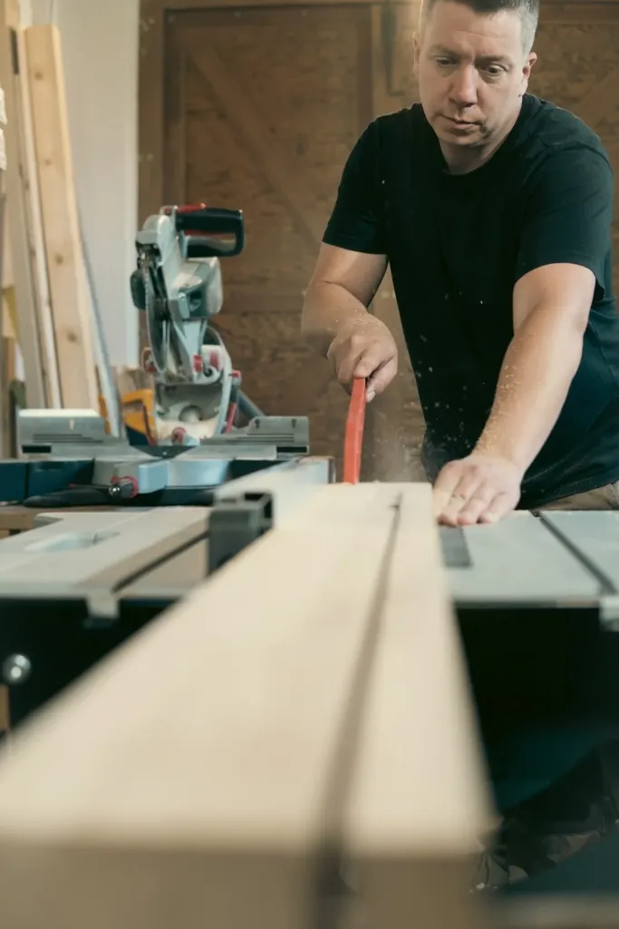 Faépítészet, faipar és kézművesség: woodbak.hu